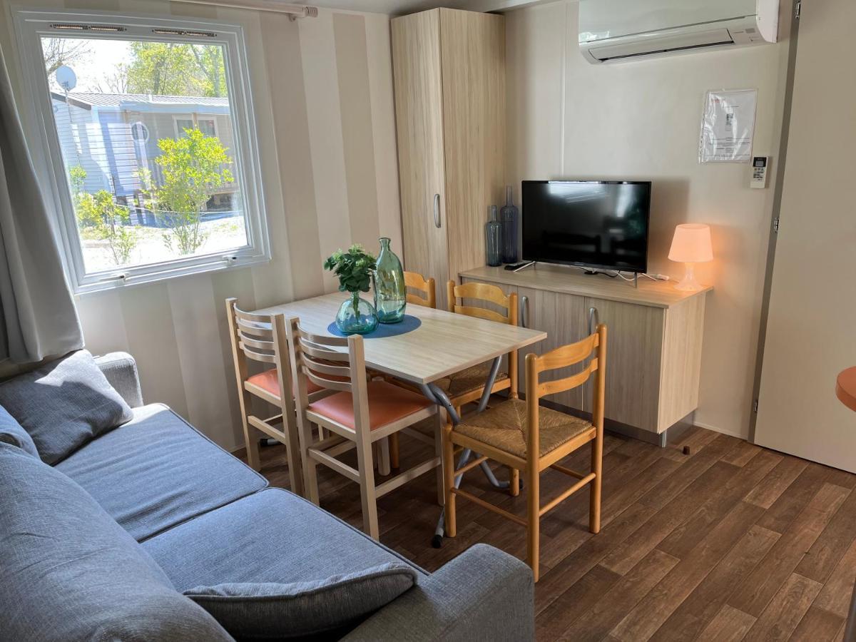 Mobil-Home Climatise Avec Piscine Aureilhan  Exterior photo